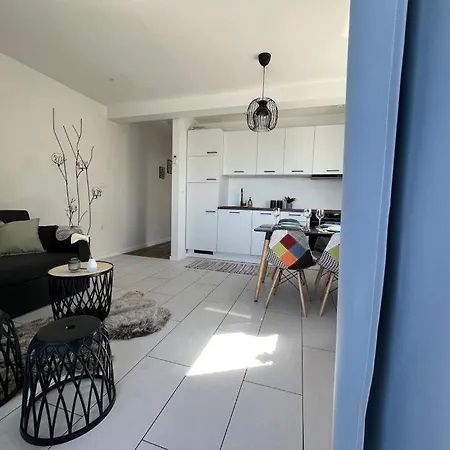Ora Apartment *
