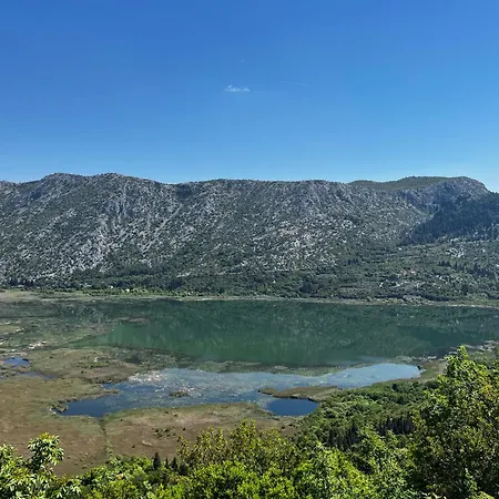 Ora * كومارنا