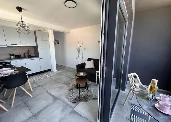 Διαμέρισμα Ora Komarna