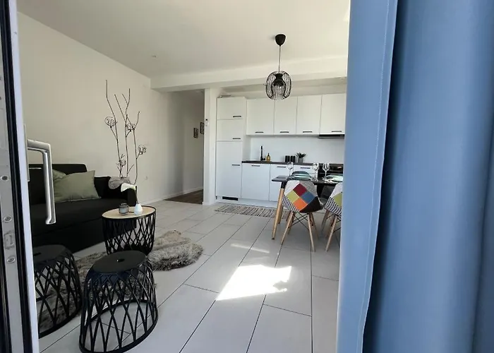 Ora Διαμέρισμα *